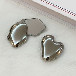 mini heart-shaped handheld makeup mirror, double-sided portable small mirror, cute foldable makeup repair mirror