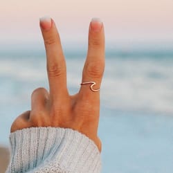 minimalistic ocean wave ring