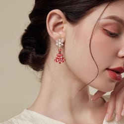 elegant snowflake stud earrings for women – 2024 luxury winter jewelry