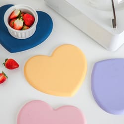 thicker drink cup coasters, heat resistant silicone mat, non-slip heart-shaped placemat, kitchen table holder