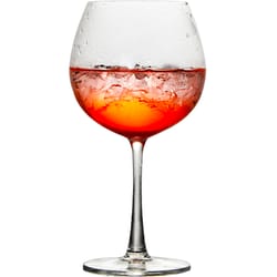 elegant wine glass for gin & tonic, perfect glassware