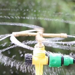 automatic rotating sprinkler, copper 360° lawn irrigation nozzle, durable brass watering spray for garden, patio