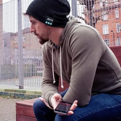 music bluetooth beanie - wireless music hat with built-in speakers & mic – perfect gift for music lovers