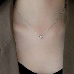 fashionable minimalist heart pendant necklace for women