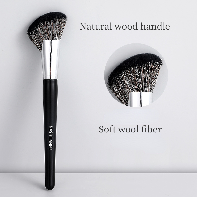 Professional Makeup Brushes, Black Sculpting Brush, Large Face Contour Bronzer Oblique Powder Blush Cosmetic Tool