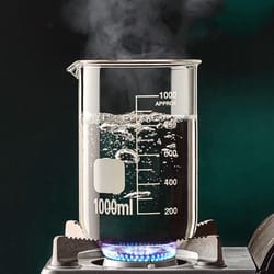 borosilicate glass measuring cup with clear scale