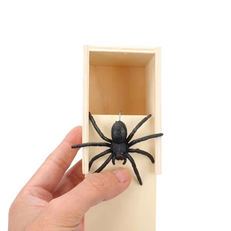 Wooden Trick Spider Scare Box Surprise Prank Hidden Box For Friends Office Party Gags 5