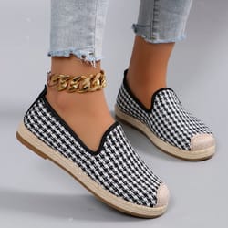 lightweight breathable flat sport shoes for women