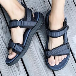 lightweight summer sandals for men with comfortable outdoor design