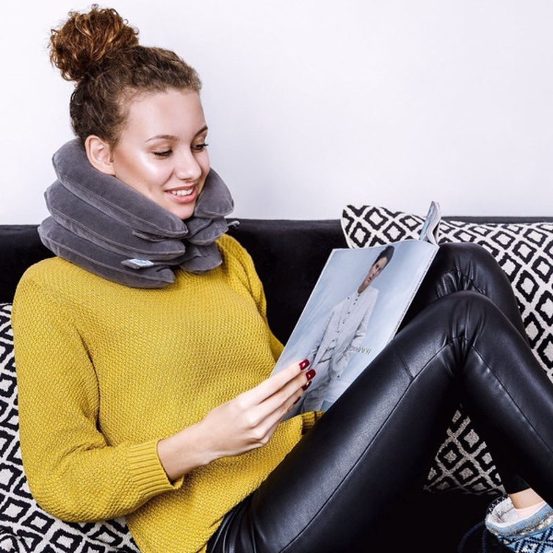 Inflatable neck brace for pain relief