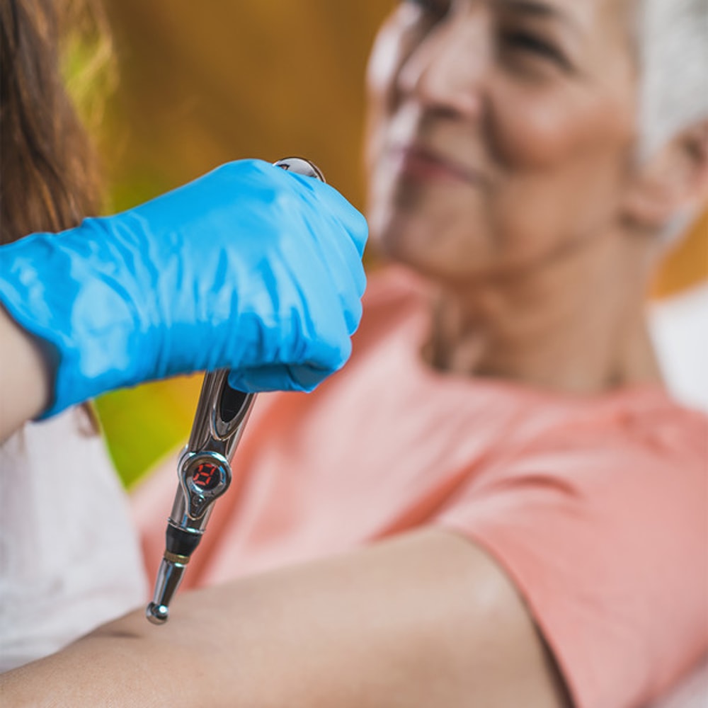 Advanced Healing at Your Fingertips - Ultra-Effective Needleless Electric Laser Acupuncture Pen, Versatile Pain Relief 2