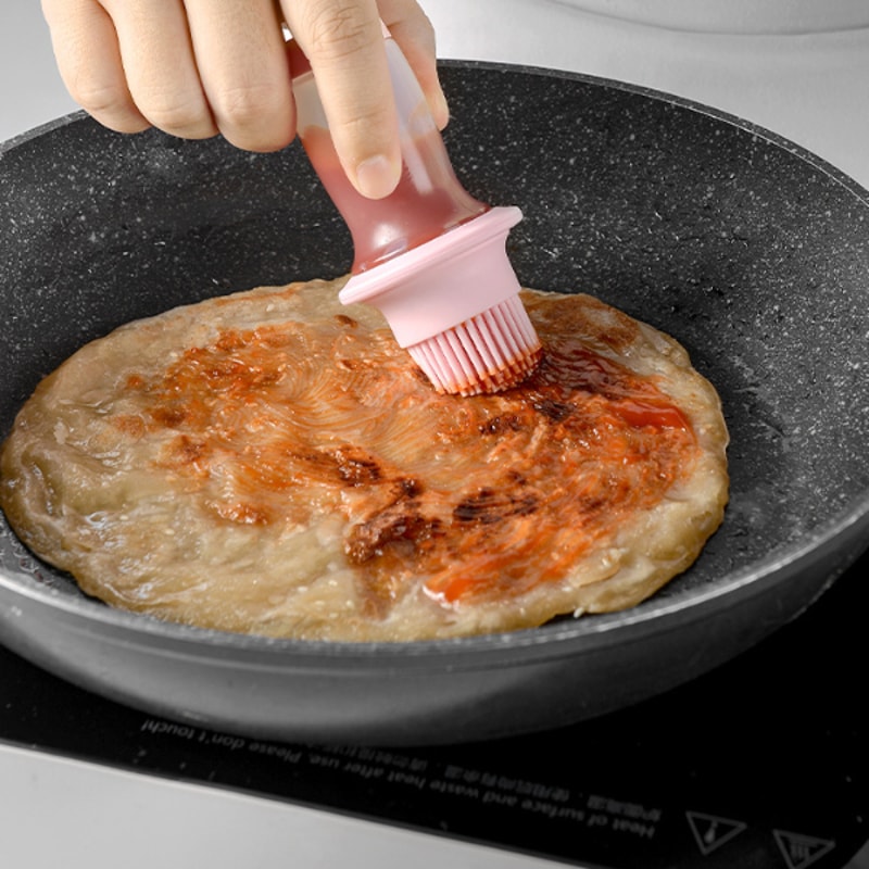 2-In-1 Squeezy Brush 3