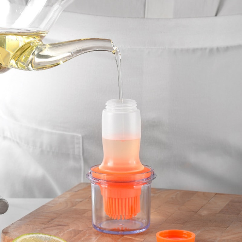 2-In-1 Squeezy Brush 4