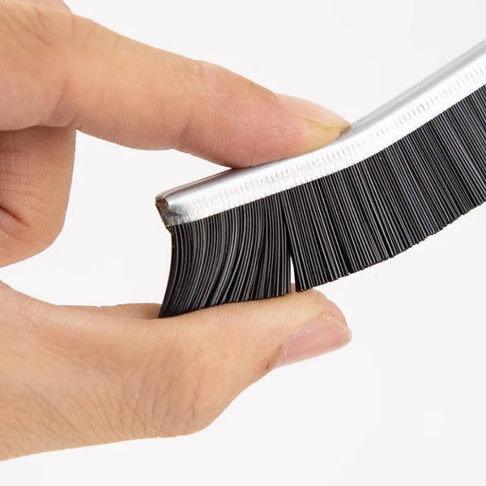 Versatile gap cleaning brush for bathrooms