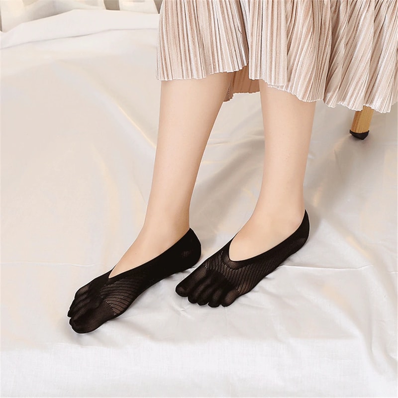 Premium five finger socks for foot allergy relief